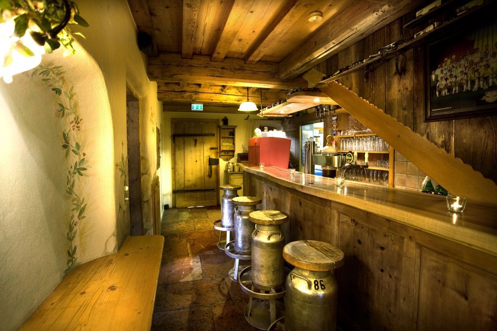 Toni's Bar