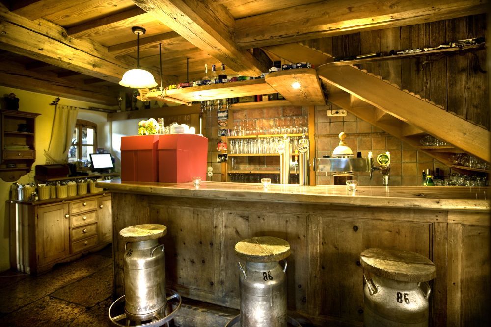 Toni's Bar