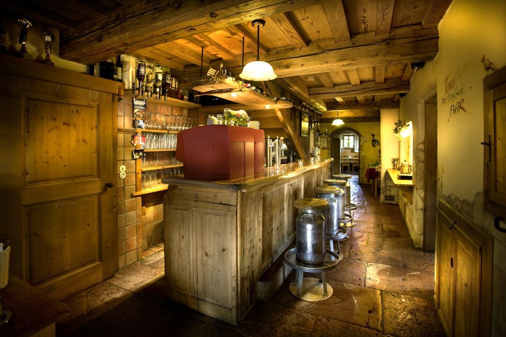 Toni's Bar